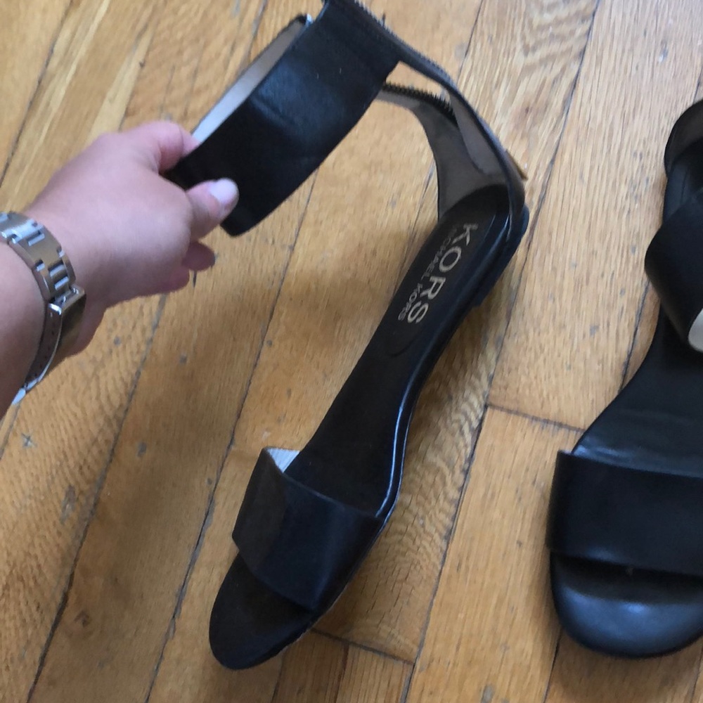 KORS by Michael KORS Sandals Black Size 7 - Picture 2 of 3